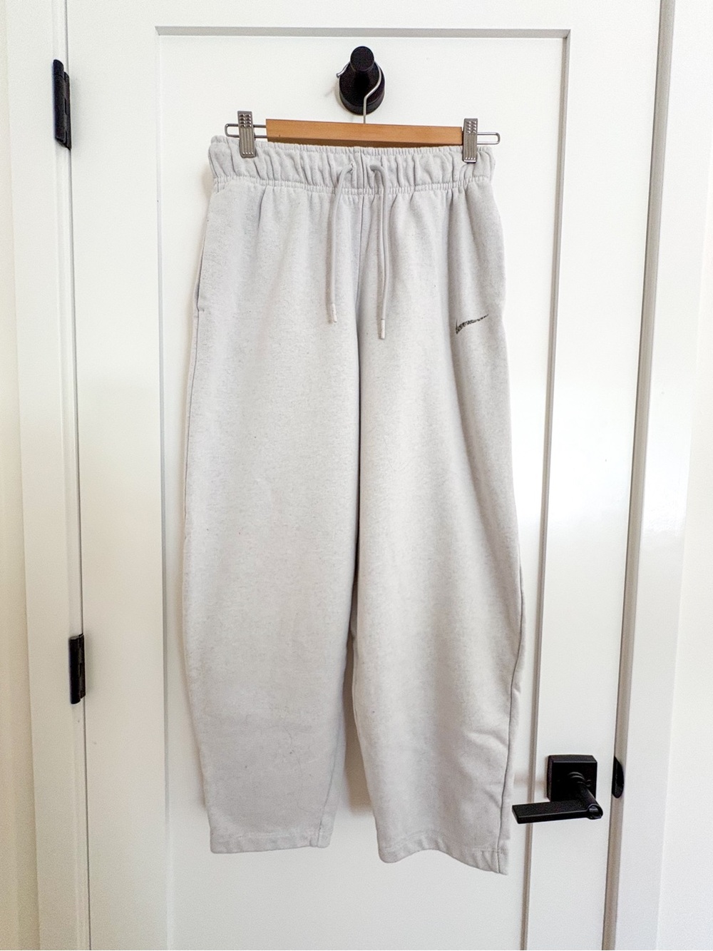 Nike Light Gray Sweatpants - Elastic Waist Joggers